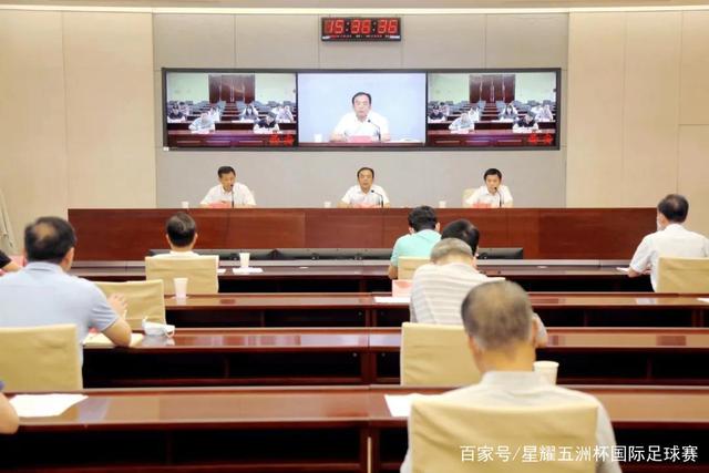 马云设计的外卖骑手服装在法国获奖